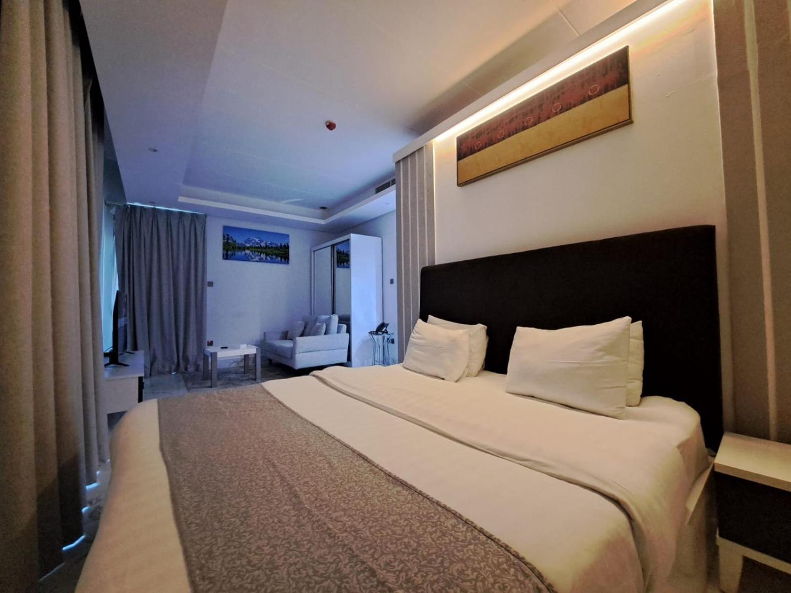 Al Safwa One Apartment Al Hidd Exterior photo