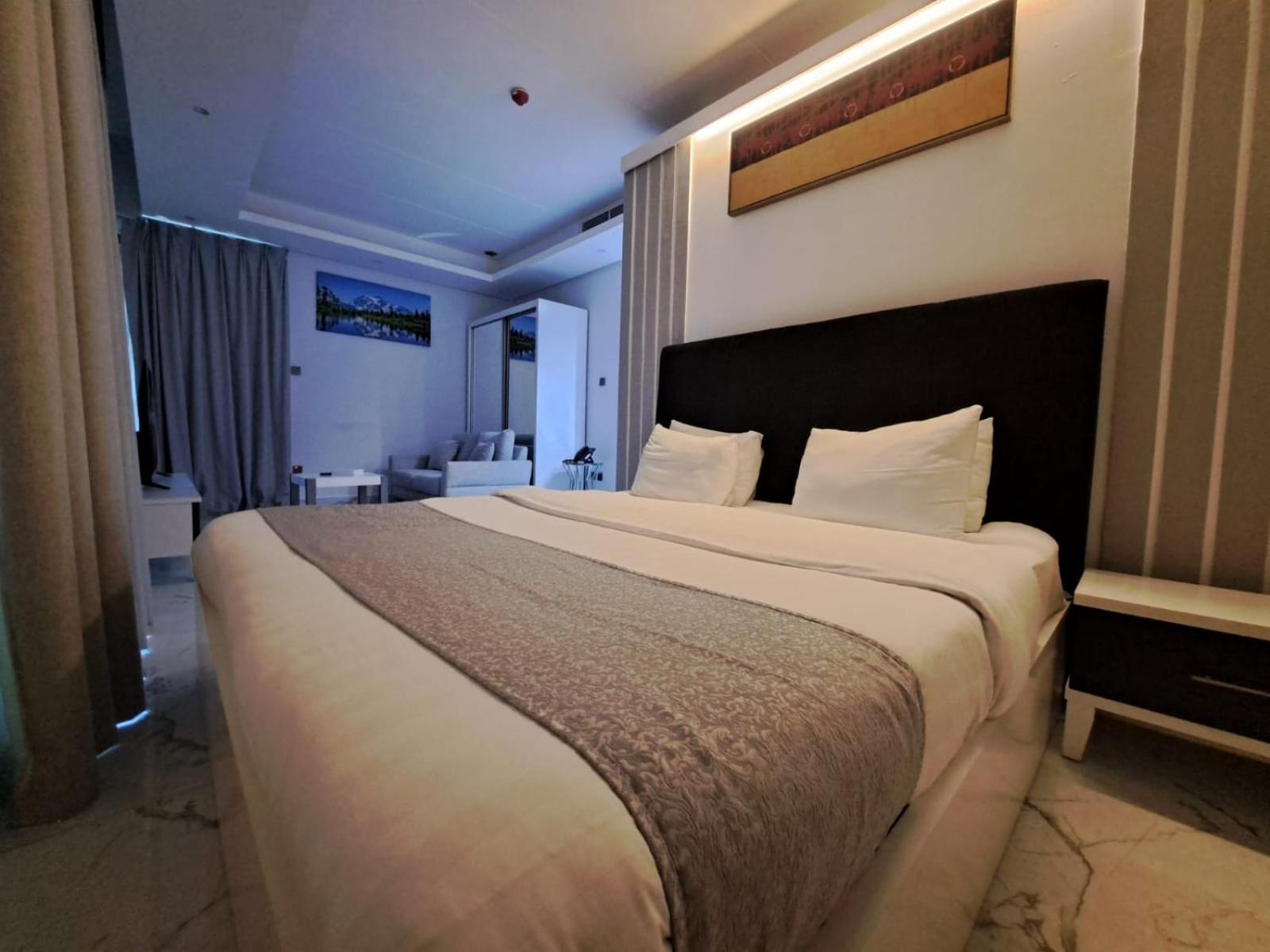 Al Safwa One Apartment Al Hidd Exterior photo