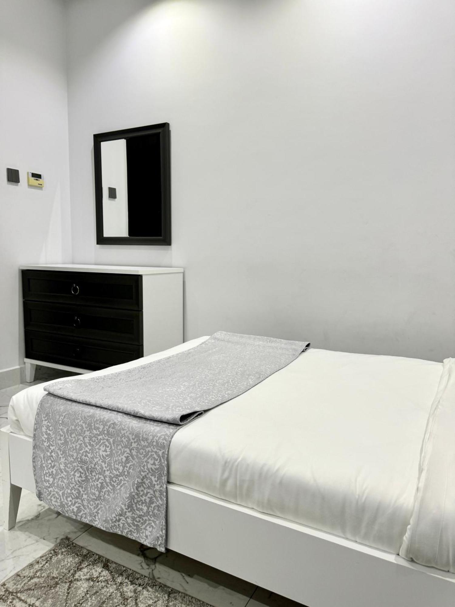 Al Safwa One Apartment Al Hidd Exterior photo